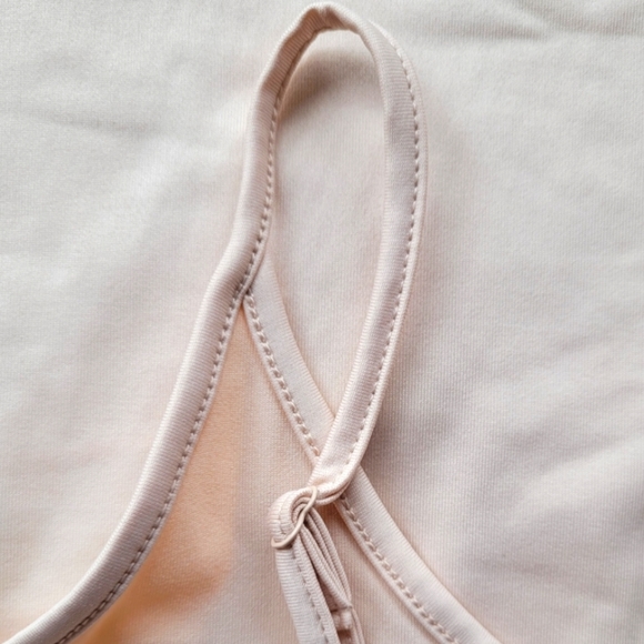 🦋3/$23🦋XS Cami - Banana Republic - Picture 5 of 5